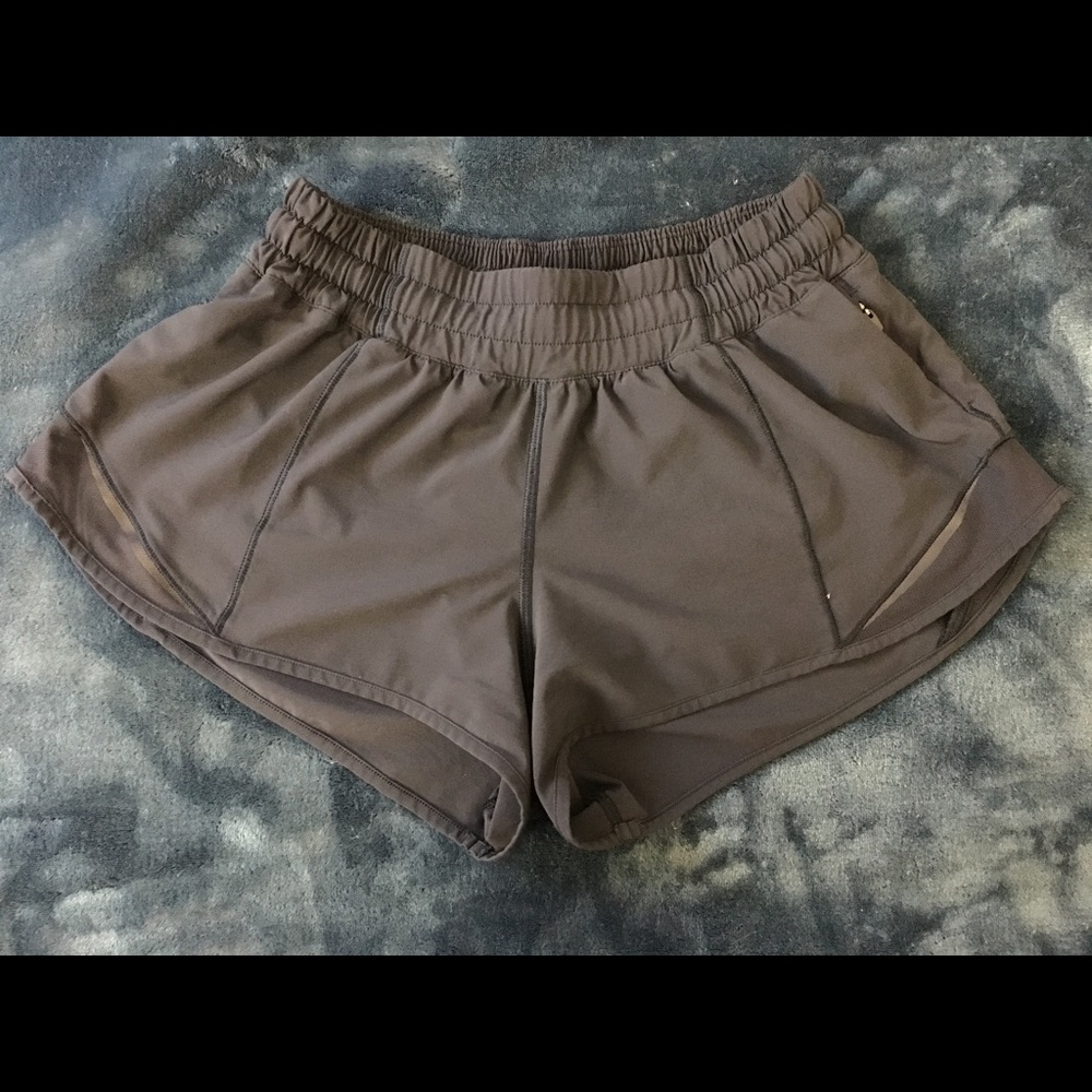 Navy Lululemon hotty hot short 2.5”